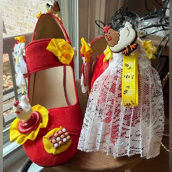 Custom/Handmade Whimsical Red, Yellow, and white Chicken Themed Mary Jane Pump - Picture 11 of 12